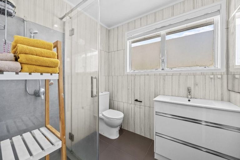 Photo of property in 22 Royal Road, Massey, Auckland, 0614