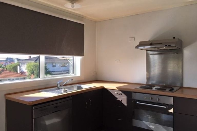 Photo of property in 2/130 Forbury Road, Saint Clair, Dunedin, 9012