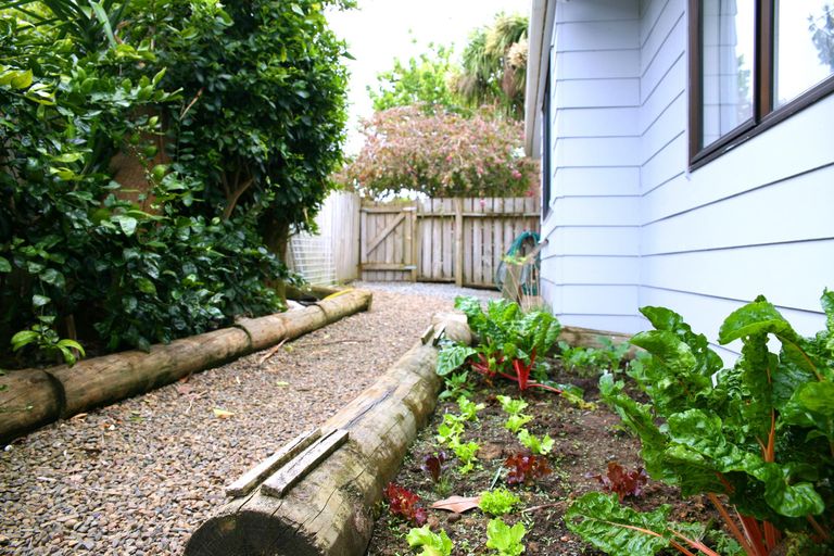 Photo of property in 19 Correa Court, Goodwood Heights, Auckland, 2105