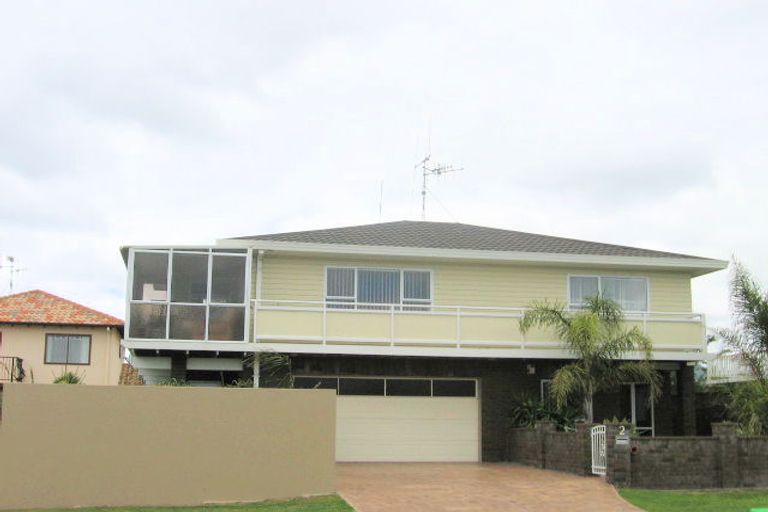 Photo of property in 2 Mccallum Place, Papamoa Beach, Papamoa, 3118