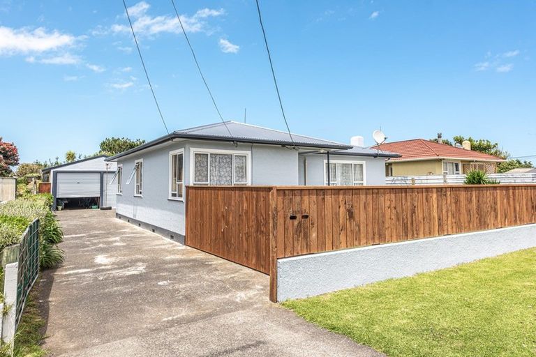 Photo of property in 8 Taupata Street, Castlecliff, Whanganui, 4501