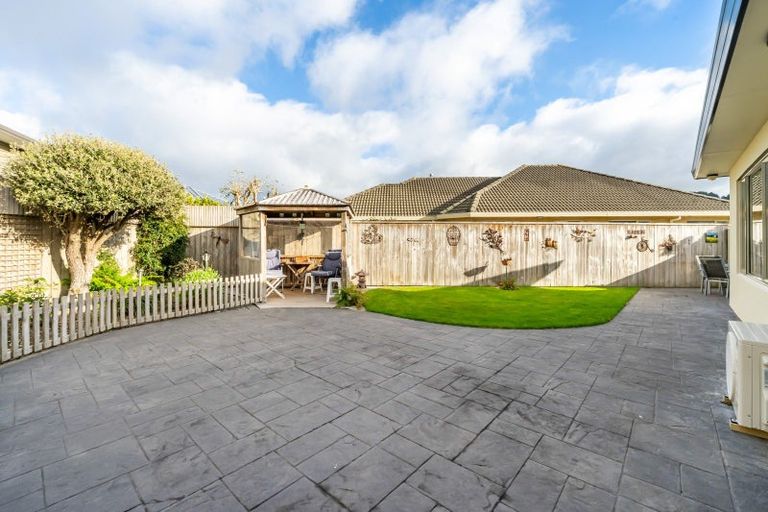 Photo of property in 5 Rosebank Place, Avalon, Lower Hutt, 5011