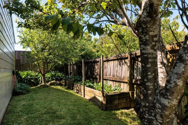 Photo of property in 128b Karewa Parade, Papamoa Beach, Papamoa, 3118