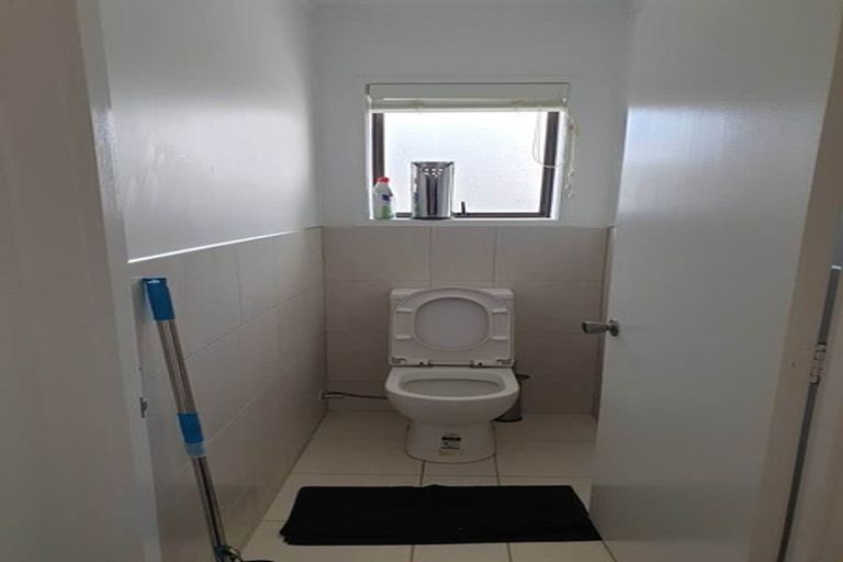 Photo of property in 1/17 Butley Drive, Farm Cove, Auckland, 2012