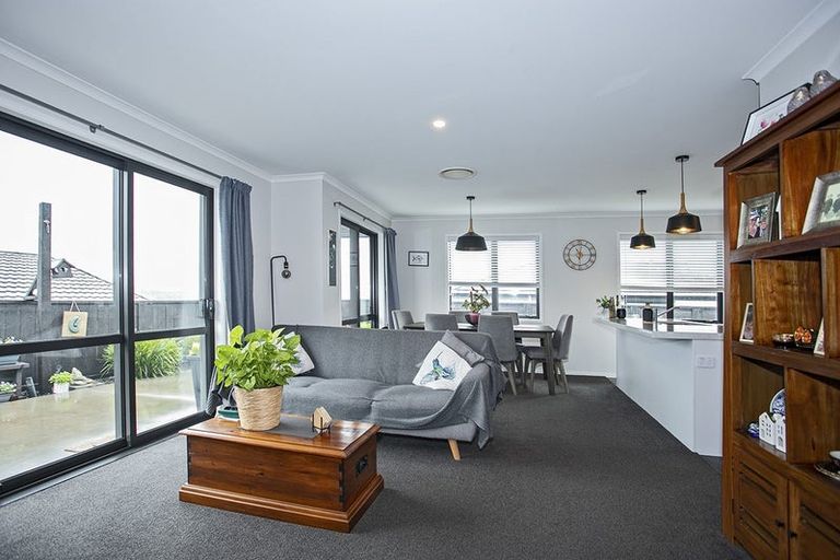 Photo of property in 14 Ridge Drive, Omokoroa, 3114