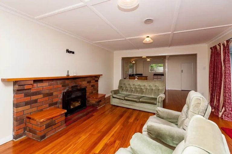 Photo of property in 13a Seaview Road, Marfell, New Plymouth, 4310