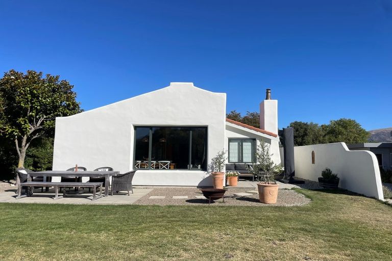 Photo of property in 2 Arklow Street, Albert Town, Wanaka, 9305