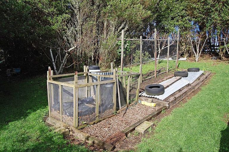 Photo of property in 210a Pukenui Road, Kaiwaka, 0573