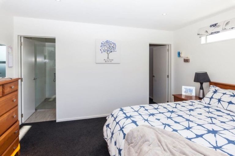 Photo of property in 9 Foresters Crescent, Parklands, Christchurch, 8083