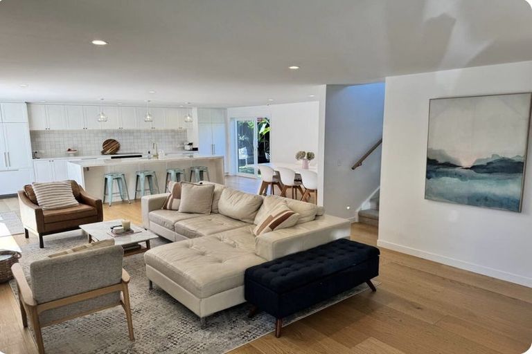 Photo of property in 24 Otakau Road, Milford, Auckland, 0620