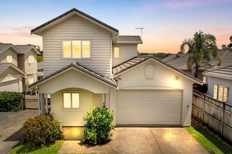 Photo of property in 15 Mulvaney Crescent, Henderson, Auckland, 0612