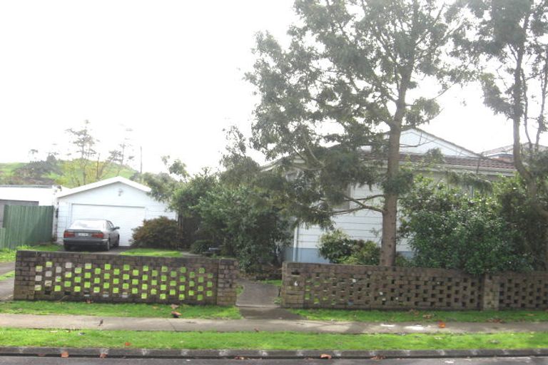 Photo of property in 6 Darren Crescent, Half Moon Bay, Auckland, 2012
