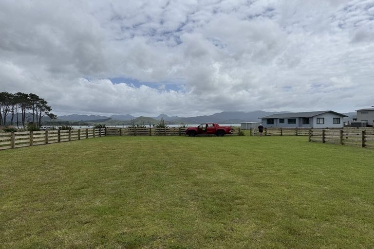 Photo of property in 130 Ti Kouka Crescent, Matarangi, Whitianga, 3592