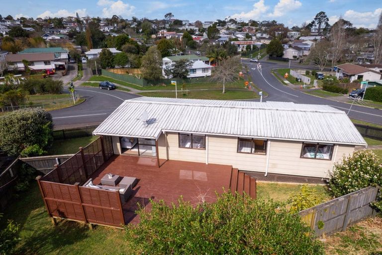 Photo of property in 5 Elizabeth Drive, West Harbour, Auckland, 0618