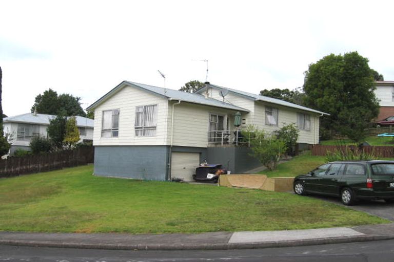 Photo of property in 26 Tawavale Crescent, Totara Vale, Auckland, 0629