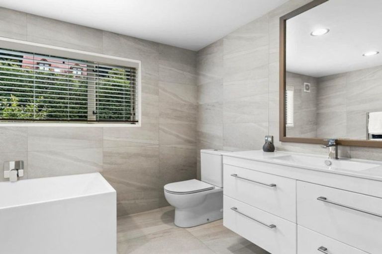 Photo of property in 1 Arawata Terrace, Fernhill, Queenstown, 9300