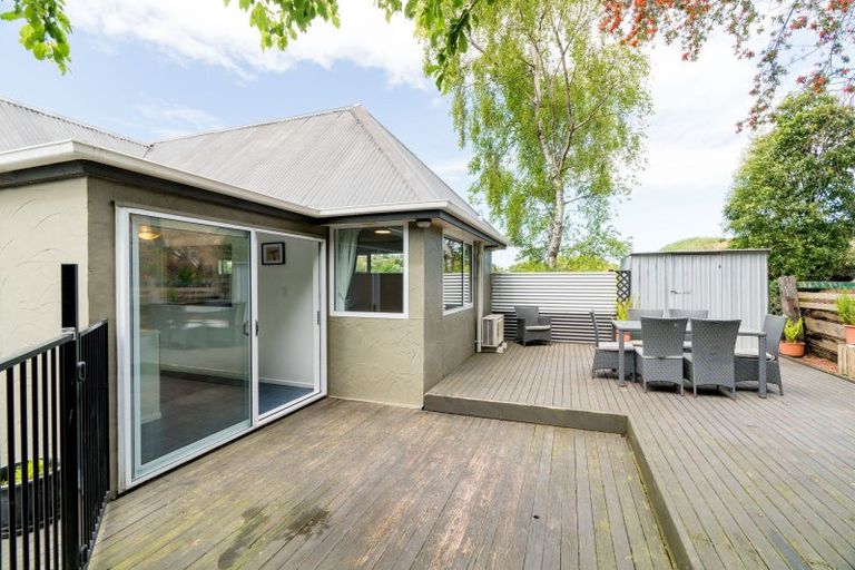 Photo of property in 400 Kaikorai Valley Road, Bradford, Dunedin, 9011