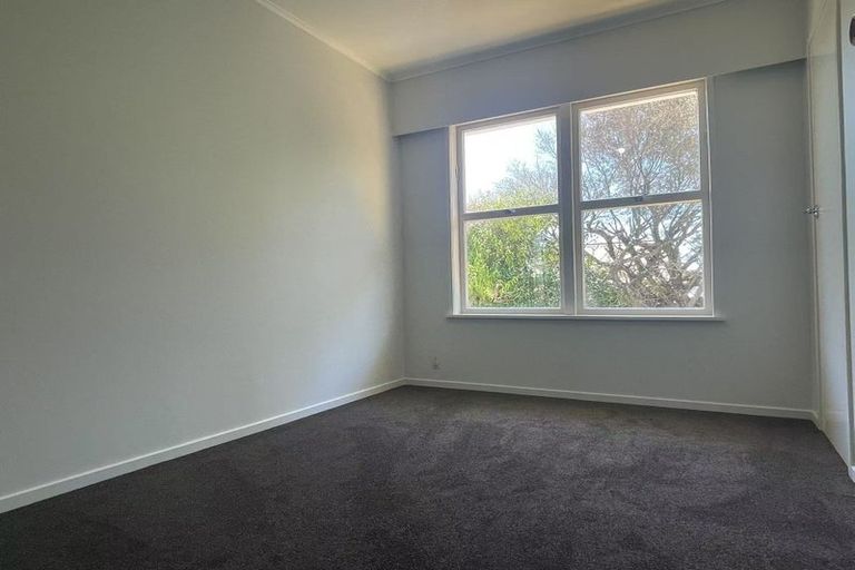 Photo of property in 6 Raines Avenue, Forrest Hill, Auckland, 0620