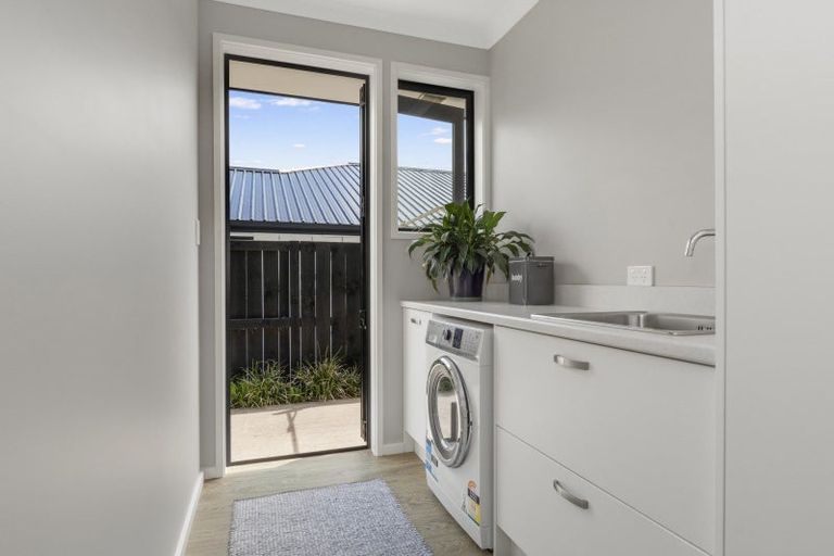 Photo of property in 15 Charlotte Drive, Omokoroa, 3114