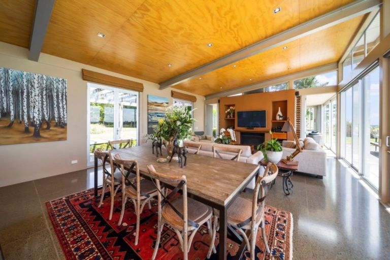 Photo of property in 155 Veale Road, Ridgewood, New Plymouth, 4371