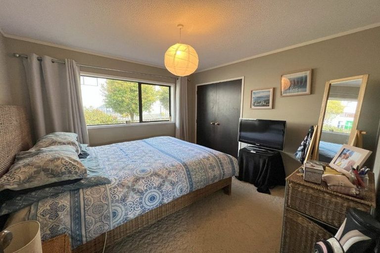Photo of property in 1/19 Sturm Avenue, Massey, Auckland, 0614