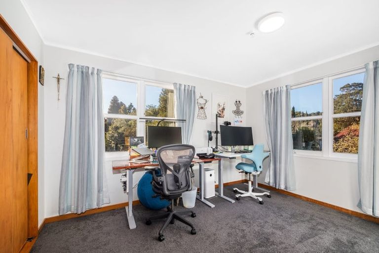 Photo of property in 20 Freemans Way, Pinehaven, Upper Hutt, 5019