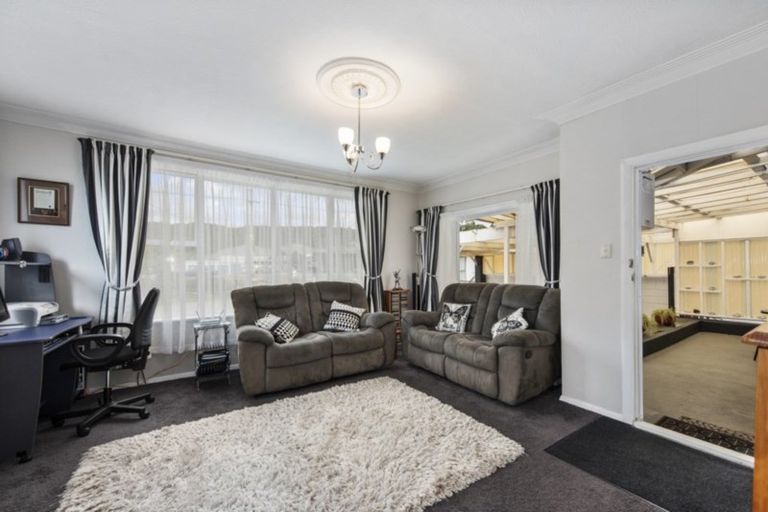 Photo of property in 1047 Fergusson Drive, Clouston Park, Upper Hutt, 5018