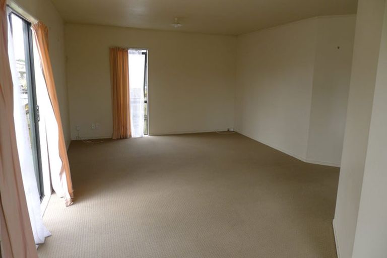 Photo of property in 37 Solveig Place, Randwick Park, Auckland, 2105