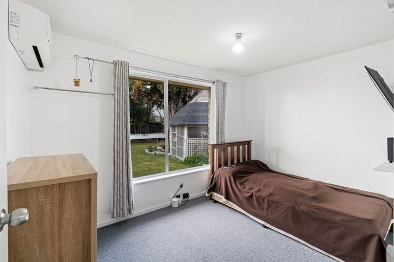 Photo of property in 5 Mckellar Place, Hornby, Christchurch, 8042