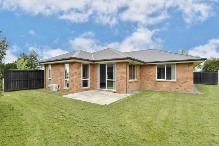 Photo of property in 6 Maple Place, Rangiora, 7400