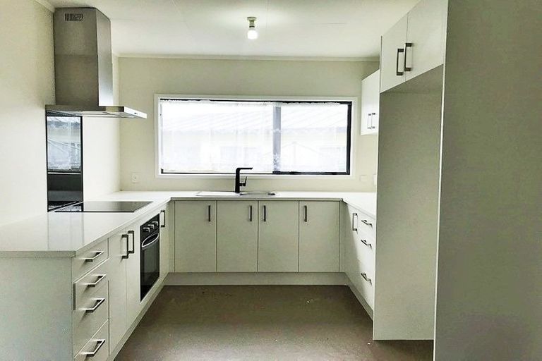 Photo of property in 1/5 Solveig Place, Randwick Park, Auckland, 2105