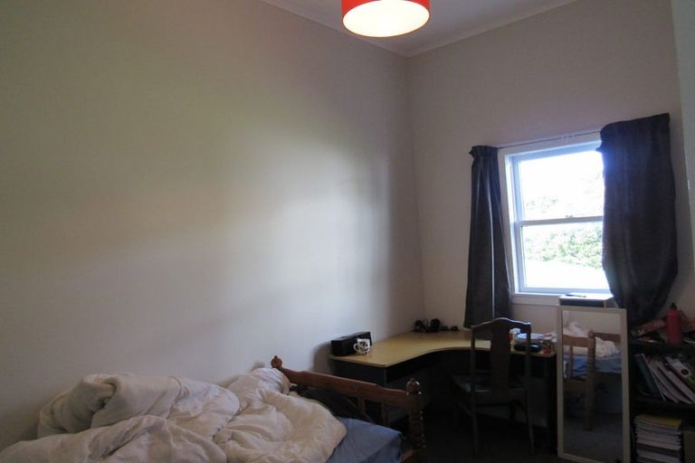 Photo of property in 62 Kelburn Parade, Kelburn, Wellington, 6012