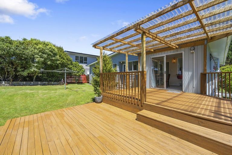Photo of property in 15 Westhaven Drive, Tawa, Wellington, 5028