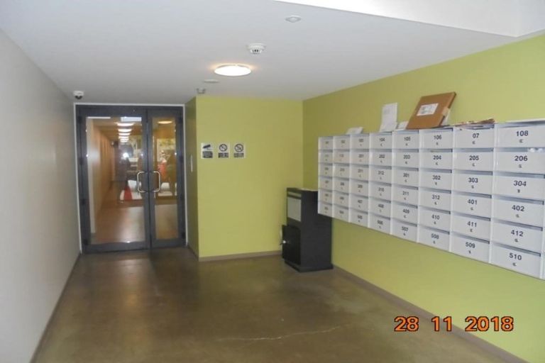 Photo of property in Dual Apartments, 108/142 Vivian Street, Te Aro, Wellington, 6011