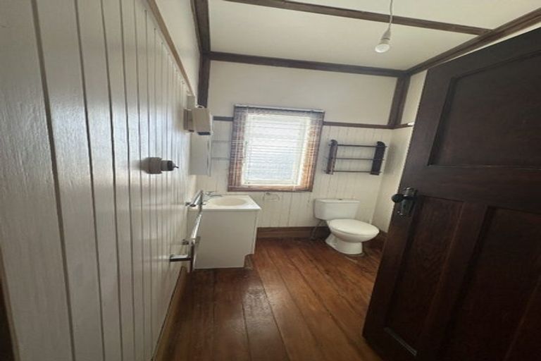 Photo of property in 33 Roland Road, Greenhithe, Auckland, 0632