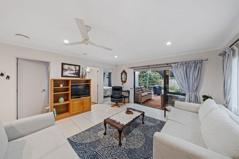 Photo of property in 3 Bezar Place, Flat Bush, Auckland, 2016