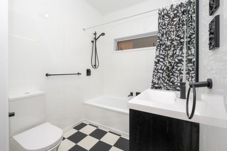 Photo of property in 6 Disraeli Street, Hawera, 4610