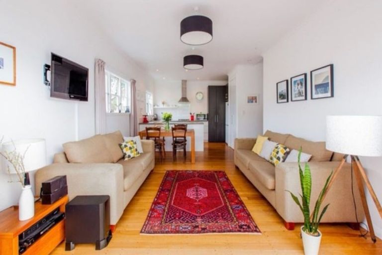 Photo of property in 31 Vincent Street, Waterloo, Lower Hutt, 5011