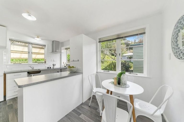 Photo of property in 132a Wyndham Road, Pinehaven, Upper Hutt, 5019