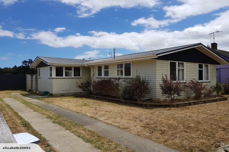 Photo of property in 14 Awatea Street, Levin, 5510