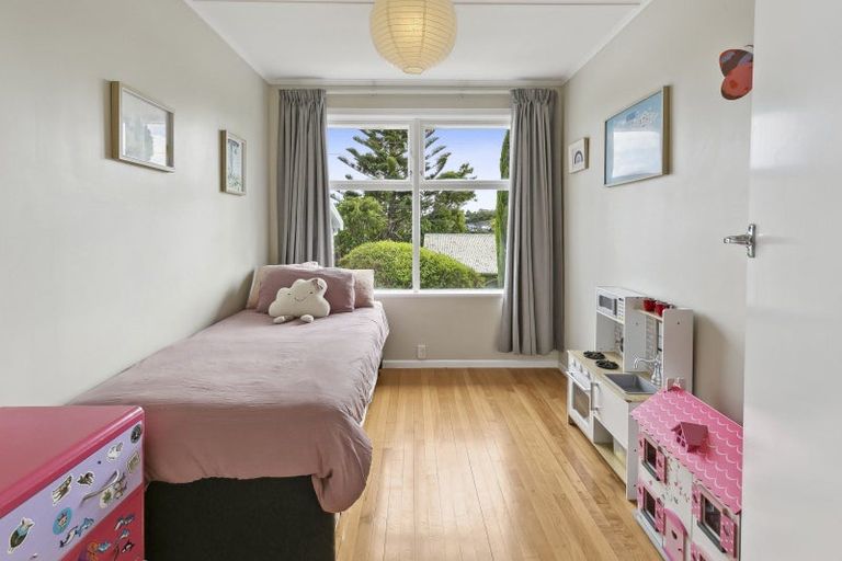 Photo of property in 80 Beazley Avenue, Paparangi, Wellington, 6037