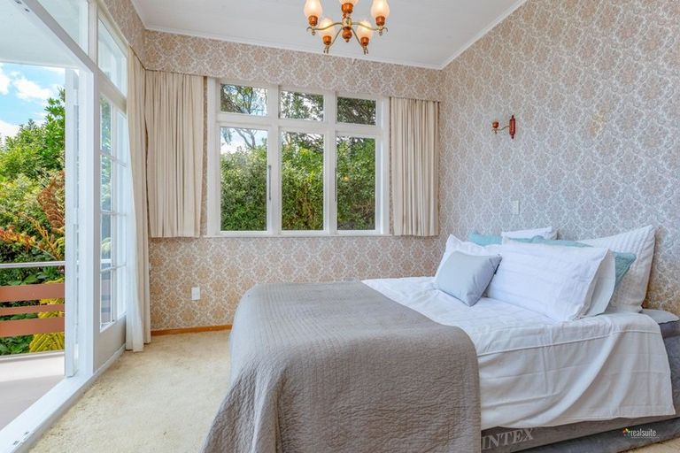 Photo of property in 12 Whanake Street, Titahi Bay, Porirua, 5022