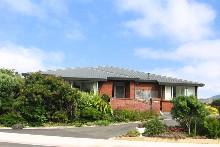 Photo of property in 28 Lucknow Terrace, Khandallah, Wellington, 6035