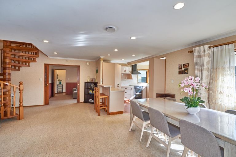 Photo of property in 8a Palm Avenue, Hokowhitu, Palmerston North, 4410