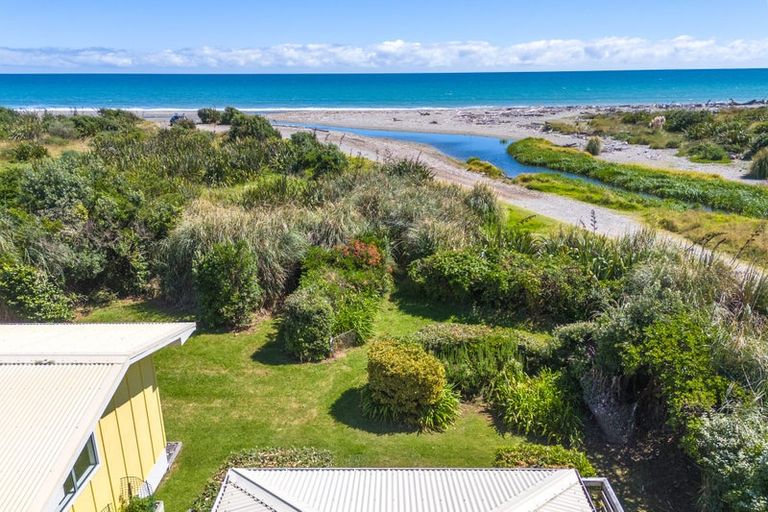 Photo of property in 1 Rodney Avenue, Te Horo Beach, Otaki, 5581
