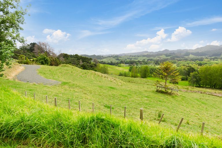 Photo of property in 50 Upper Whangateau Road, Big Omaha, Warkworth, 0985