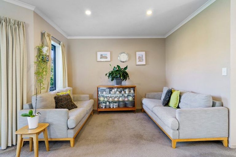 Photo of property in 26 Madison Street, Cambridge, 3434