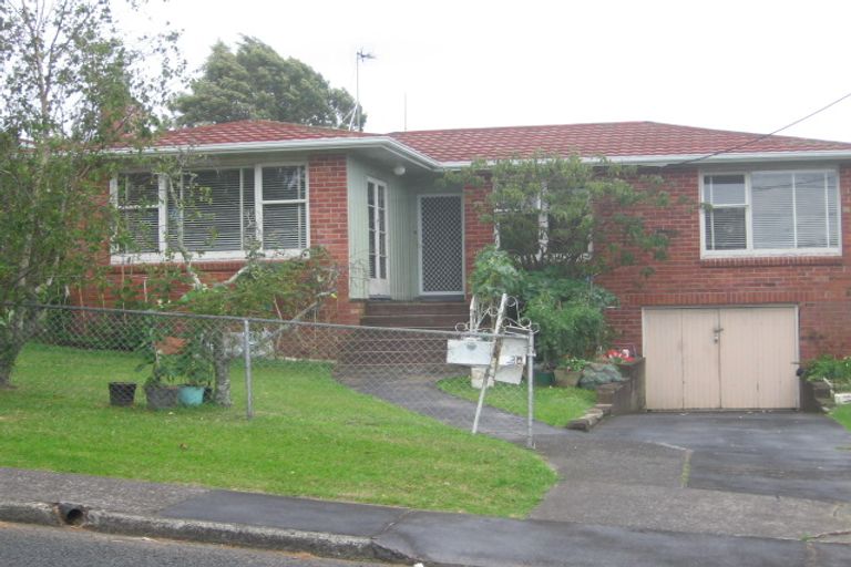 Photo of property in 3b Deuxberry Avenue, Northcote, Auckland, 0627