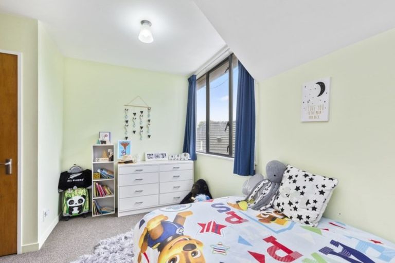 Photo of property in 15 Mcbain Grove, Avalon, Lower Hutt, 5011