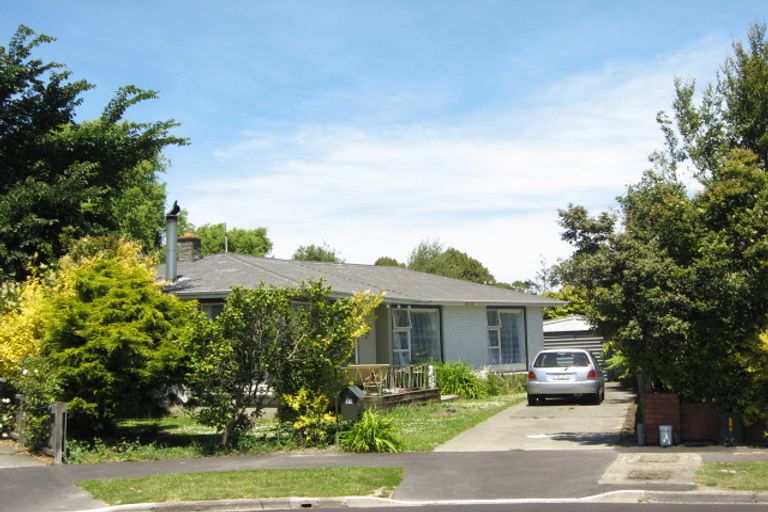 Photo of property in 11 Trist Place, Edgeware, Christchurch, 8013